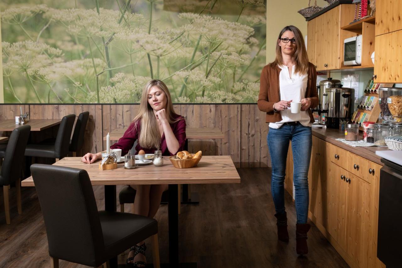 Pension & Reitstall Inghofer Хайденрайхщайн Екстериор снимка
