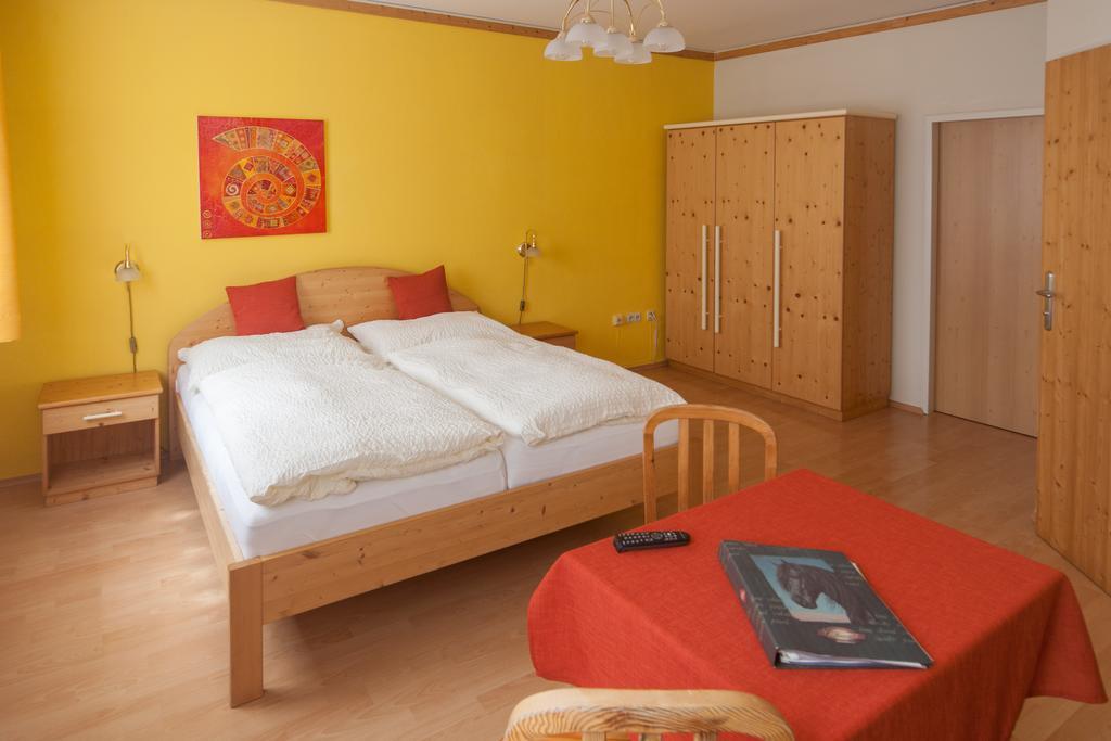 Pension & Reitstall Inghofer Хайденрайхщайн Екстериор снимка